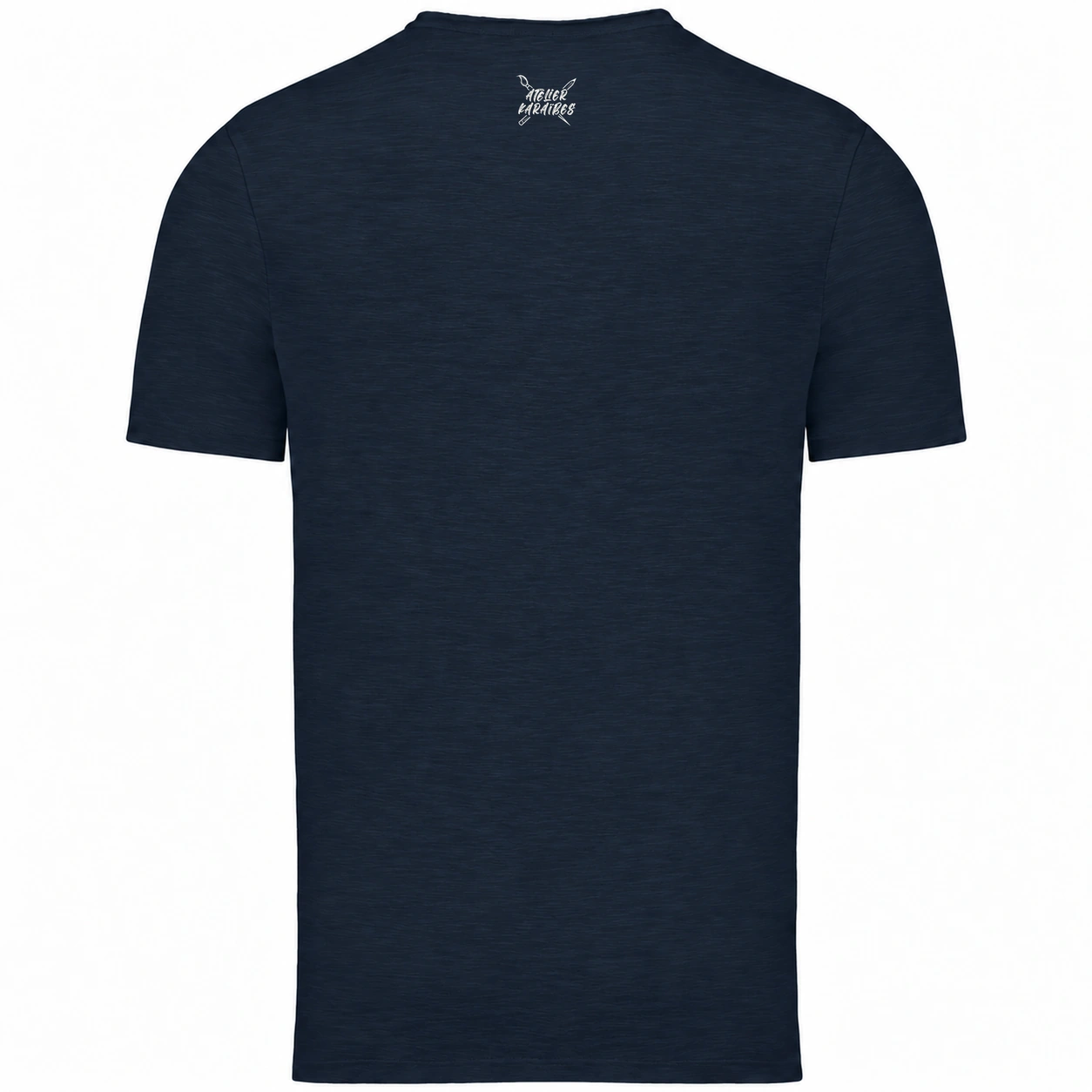 Dos du T-shirt col V Navy : logo Atelier Karaïbes en blanc à l’extérieur, sous le col